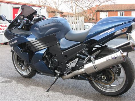 The most powerful motorcycle in the world which in production. Kawasaki ZX 1400 B7F/ ZZR1400 B7F