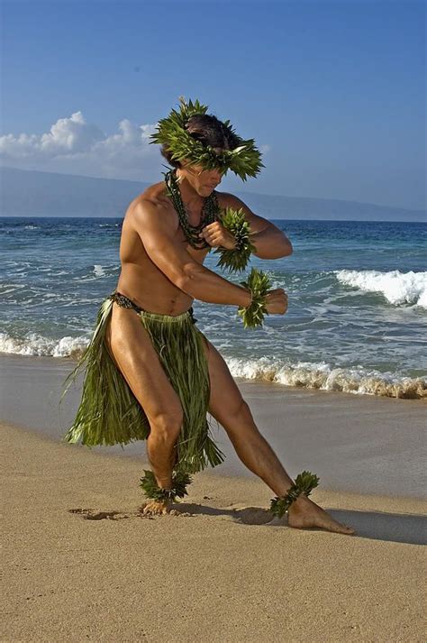 Kane Hula Hawaii Polynesian Dance Polynesian Dance Hawaiian Dancers