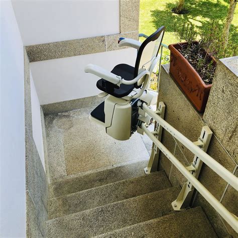 Fauteuil monte escalier d extérieur Liftech motorisé tournant