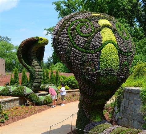 Giant Living Sculptures At Atlanta Botanical Gardens Exhibition