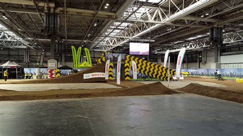 3:14 jeba renold 11 999 bosch winter test center in sweden: Bosch E Bike Test Track Cycle Show Birmingham 2017 - YouTube
