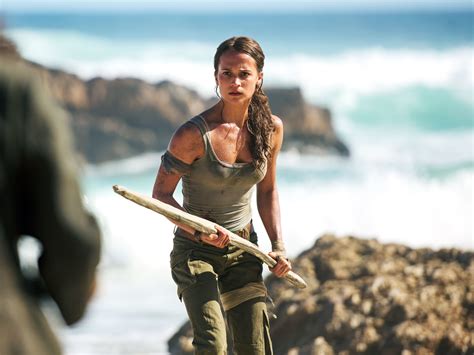 Tomb Raider Review Lara Croft Raids Theaters For A Quick Buck ⋆ Film