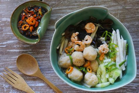 Masakan ini biasanya disajikan bersama dengan papeda simak saja resep ikan kuah kuning berikut ini. Resep Tekwan Palembang yang Gurih dan Sedap - Bali Food Blogger: Resep dan Review by Sashy ...