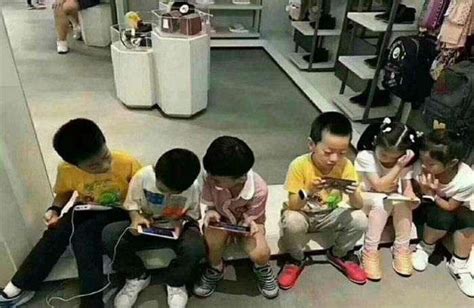 现在幼儿园的小朋友放学后就抱着手机玩，怎么办？ 知乎