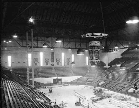 Maple Leaf Gardens Torontos Iconic Cathedral Of Hockey