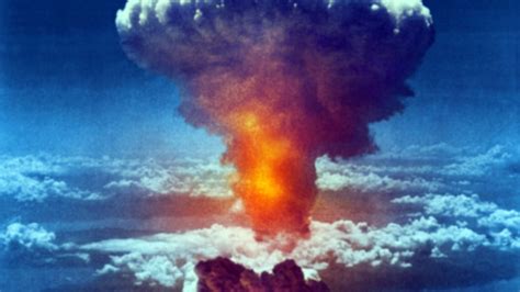 Eine große wolke mit der form eines pilzes, die bei einer atomexplosion entsteht … langenscheidt großwörterbuch deutsch als fremdsprache. Panorama vom 2. Februar 2017 | Das Erste - Panorama ...