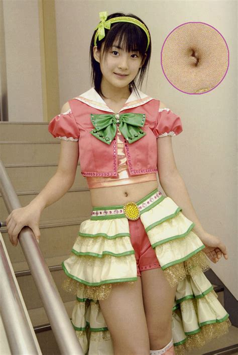 Wota In Translation Whats Going On With Momokos Belly Button 3
