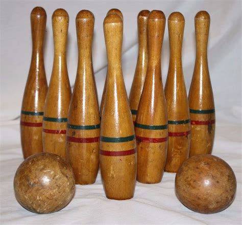 Antique Toy Ten Pin Wooden Bowling Set With Original Red And Green Paint