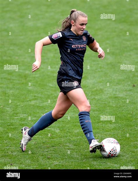 manchester city s georgia stanway during the fa women s super league match at the madejski