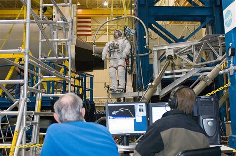 Cómo Es El Entrenamiento Físico Que Reciben Los Astronautas Business