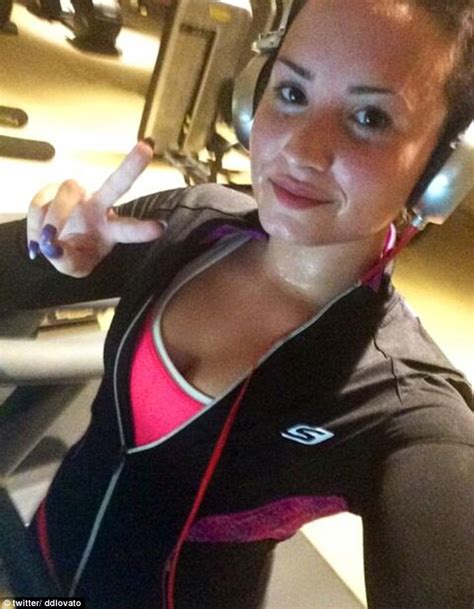 Demi Lovato Shares Gorgeous Freckled Make Up Free Selfie Daily Mail Online