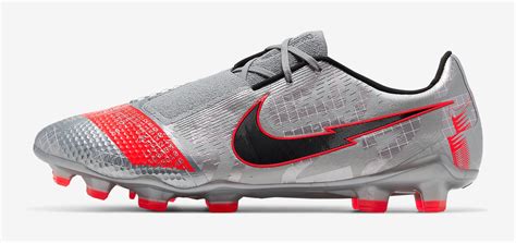 Le portail boursorama.com compte plus de 30 millions de visites mensuelles et plus de 290 millions de pages vues par mois, en moyenne. Malcom Fußballschuhe
