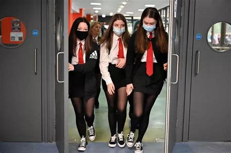 Scot Schoolgirls Reprimanded For Not Wearing Tights Despite Soaring