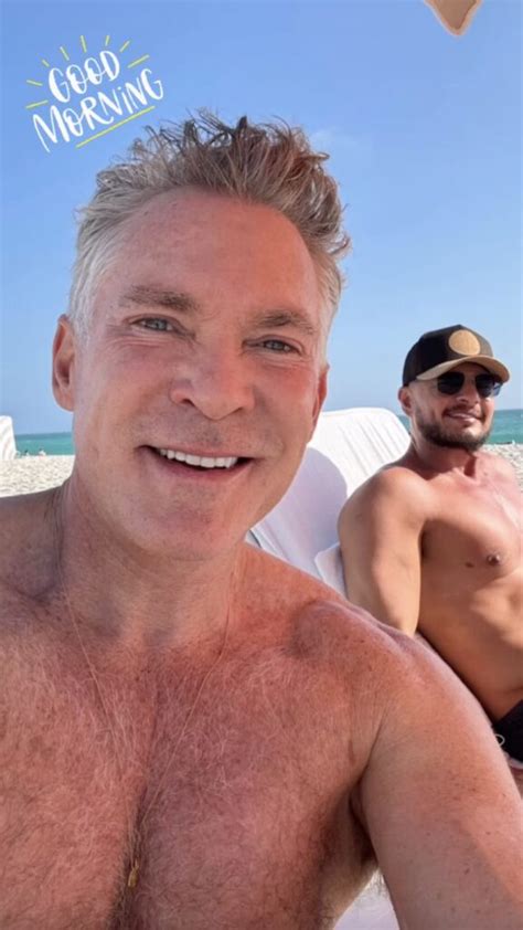 Gma Weatherman Sam Champion Shows Off Sunburnt Chest In Shirtless Photo While Tanning On