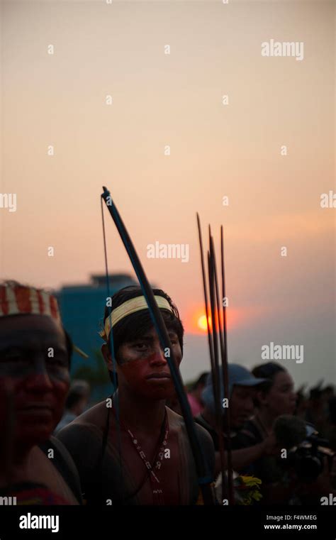 Palmas Brazil 22nd Oct 2015 An Indigenous Participant Hold His Bow