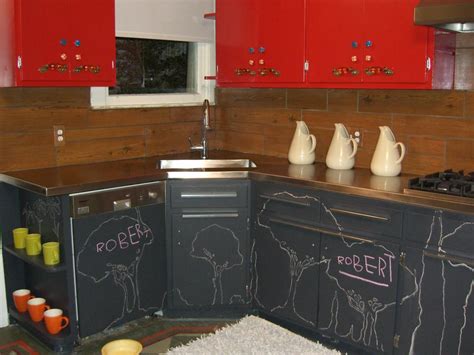 See more ideas about chalkboard paint, chalkboard, diy chalkboard paint. Repainting Kitchen Cabinets: Pictures & Ideas From HGTV | HGTV