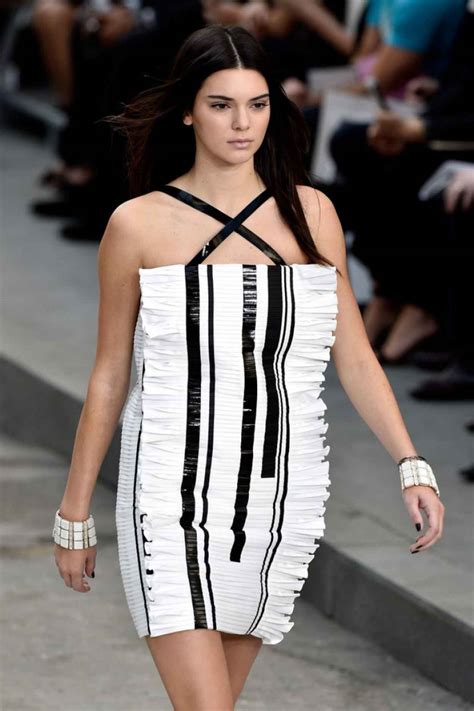 Kendall Jenner Paris Fashion Week Chanel Runway Show Sept 2015