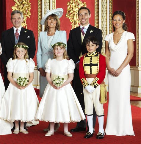 See Kate Middleton And Prince William S Official Wedding Portraits 451