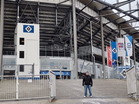 Vor dem auswärtsspiel beim hamburger sv sind von der polizei 171 fans des sv werder bremen auf einem supermarktparkplatz festgesetzt worden, da ihnen ein ‚konspiratives' treffen vorgeworfen wurde. Stadium Tour of Hamburger SV - Volksparkstadion ...