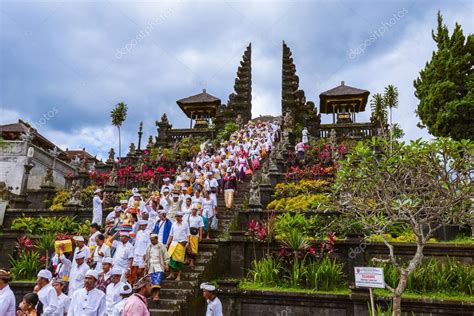 Bali Indonesia April 26 Prayers In Pura Besakih Temple On Apr Stock Editorial Photo