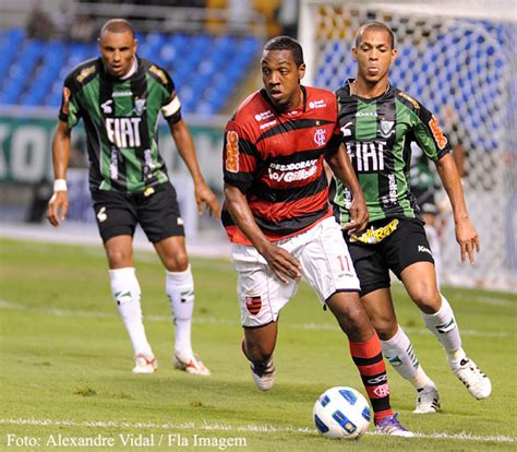 Caso o ícone de reprodução falhe, clique aqui. Flamengo e seus jogos: Flamengo 2 x 1 América-MG