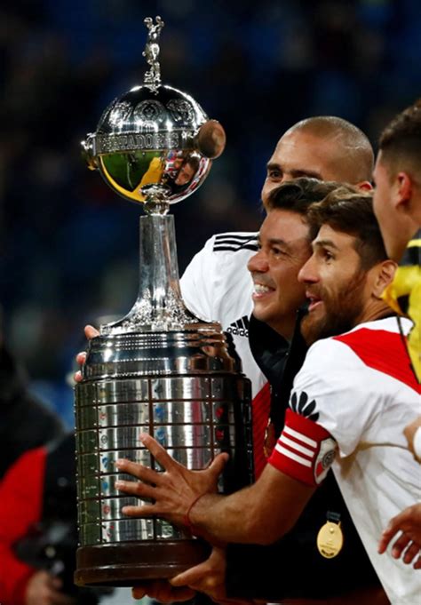 Argentine giants river plate will have to play a copa libertadores match with an outfield player in goal after conmebol rejected their request to call up youth team goalkeepers following an outbreak of. River Plate campeón de la Copa Libertadores: Final ...