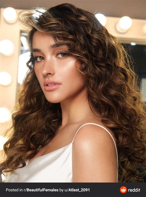 50 Innocent And Preety Face Looking Girls Curly Hair Styles Hairstyle Liza Soberano