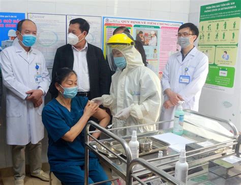 Jun 12, 2021 · kịch bản này ta đã áp dụng hàng ngàn vạn lần, nhưng dân ta luôn nức lòng hưởng ứng. 8 tỉnh, thành phố đã hoàn thành đợt 1 tiêm vaccine phòng ...