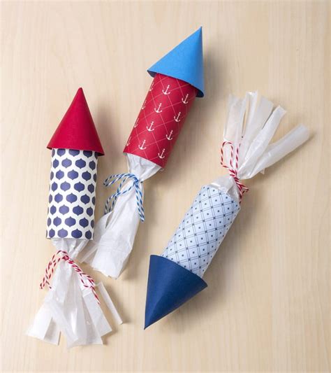 4th Of July Party Favors Shaped Like Rockets Diy Candy