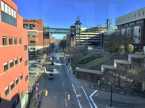 Du Facilities Management Works To Beautify Forbes Avenue The Duquesne