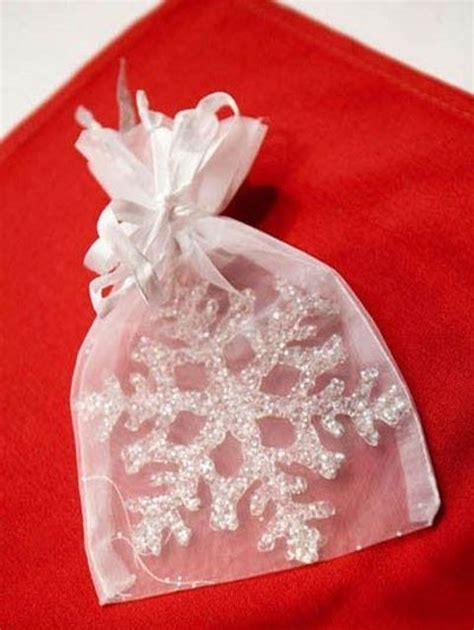 44 Snowflake Ideas For Winter Wedding Decor Christmas Wedding Favors
