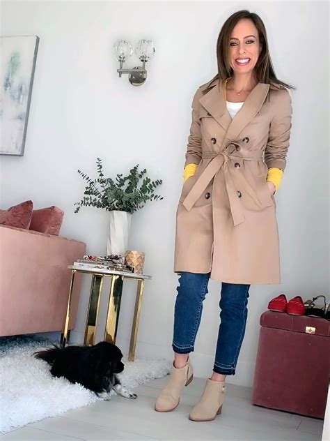 Sydne Style Shows How To Wear A Trench Coat With Skinny Jeans And