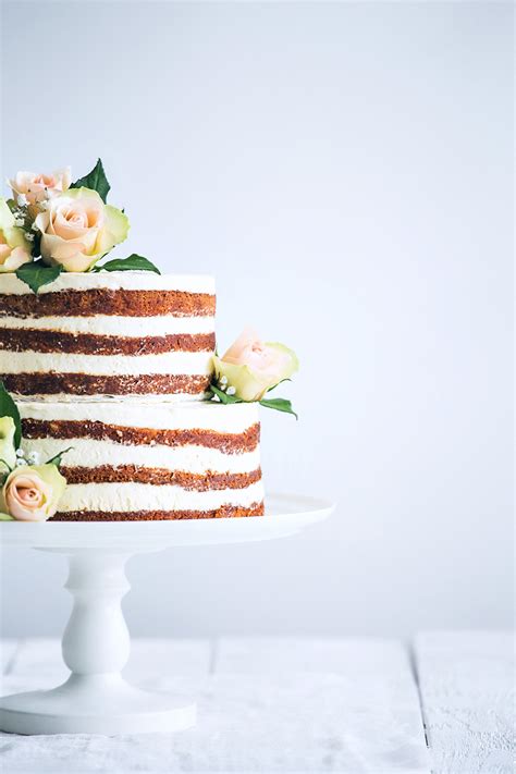 Simple Wedding Cake Inspiration From Omaha Lace Cleaners