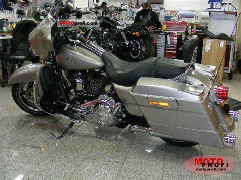 This harley motorcycle is 95 inches in total length, has a wheelbase of 63.5 inches, sits 27.3 inches at seat height, and has a ground. Harley-Davidson FLHX Street Glide 2009 Specs and Photos