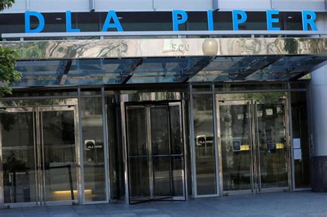Dla Piper Elects Deal Lawyer As Mega Firms New Global Co Chair Reuters