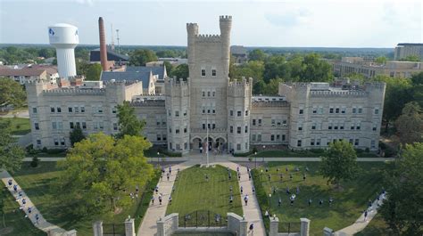 Eastern Illinois University Awards Usa 2022