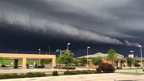 Stunning Images Video Emerge From Texas Storms Hail Storm Texas