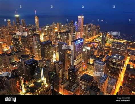 Chicago Cityscape At Night Hi Res Stock Photography And Images Alamy