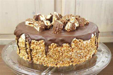 Die hälfte der creme auf den untersten biskuitboden verteilen, glatt streichen und den zweiten boden darauf geben. 1000+ images about @ Kuchen on Pinterest | Minion cakes ...