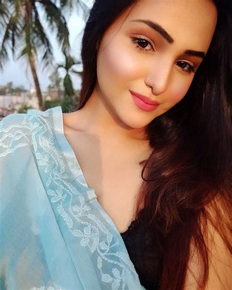 Aliya Naaz Web Series Hot Videos Photos Instagram Age Tv Shows And More