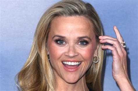 Reese Witherspoon Responded To Criticism Of Her Snow Eating Video
