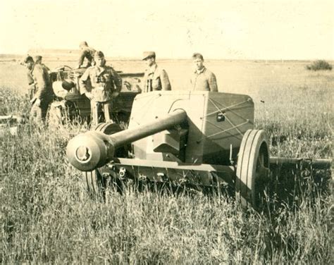 German 75mm Anti Tank Gun And Crew Ww2 Original Photo Ebay