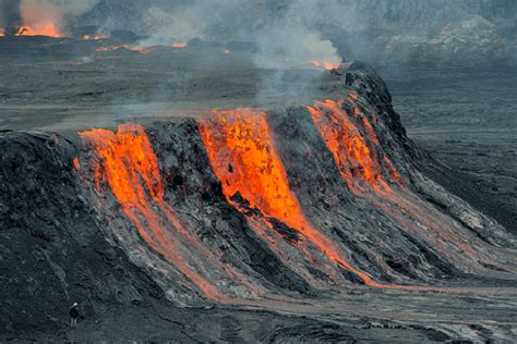 The mount nyiragongo volcano erupted on saturday, spewing red fumes into the night sky over the democratic republic of congo's eastern city of goma and sparking an exodus to neighbouring rwanda. Nyiragongo Volcano l Fascinating - Our Breathing Planet
