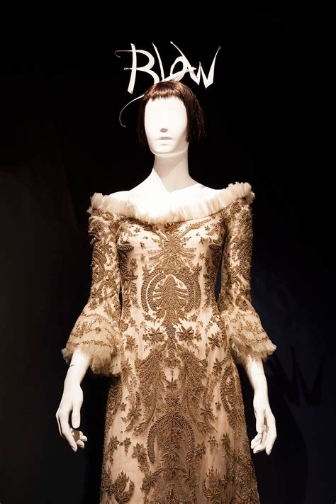 Alexander Mcqueen Savage Beauty Art Gallery Outfit Isabella Blow