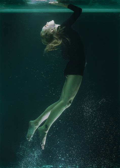 Drowning Underwater Vk
