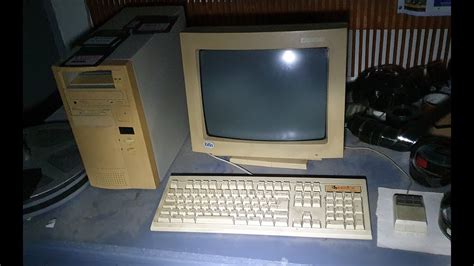 Old Windows 31 Pc Still Working In A Cinema Abandoned For Decades