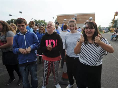 Brookfields Schools Deely Bopper World Record Attempt Berkshire Live