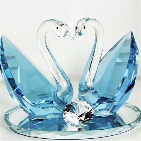 Different Colors Crystal Glass Couple Swan With Base For Wedding