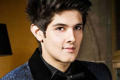 Последние твиты от rohan vinod mehra (@rohanvmehra). Rohan Mehra Family, Biography, Wife, Tv Shows, Age, Career ...