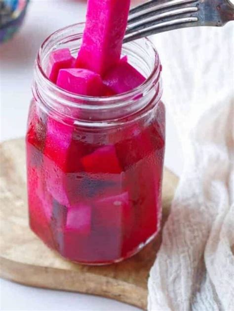 QUICK MIDDLE EASTERN TURNIP PICKLES WITHOUT SUGAR